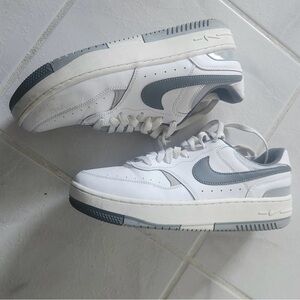 Woman Nike Gamma Force Sneaker -9.5